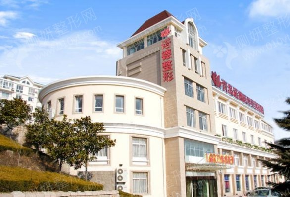 青岛做假体隆胸正规的美容机构排名